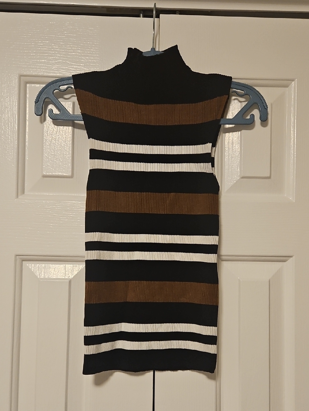 💗Suzy Shier Sleeveless Ribbed Mock Neck Dress in Black, Brown & White